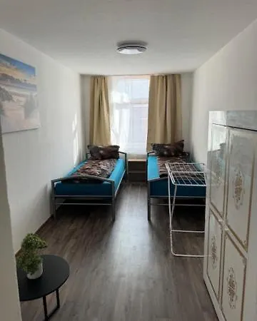 Halle Ferien & Monteur Daire *